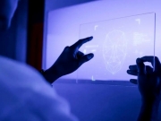 Intelig&ecirc;ncia artificial amea&ccedil;a aprendizado da escrita, alerta autor