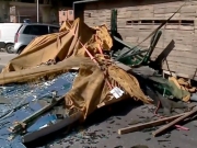 Caminhão tomba ao fazer retorno na PE-15 e causa retenção de 500 metros em Olinda