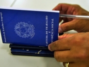 Governo confirma sal&aacute;rio m&iacute;nimo de R$ 1.621 em 2026