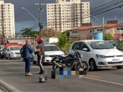 Passageira de moto por aplicativo morre atropelada por &ocirc;nibus no Antares