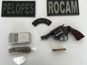 PM apreende arma e drogas ap&oacute;s den&uacute;ncia em Arapiraca