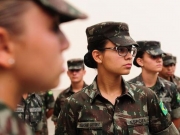 Ex&eacute;rcito faz sele&ccedil;&atilde;o para alistamento militar de homens e mulheres