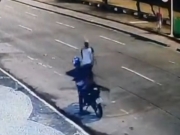 Entregador por aplicativo tem moto e celular roubados durante assalto em Boa Viagem