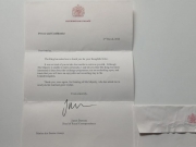 Rei Charles III demonstra interesse pelo 'Daqui pro Mundo' em carta a estudante de Alagoas