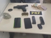 PRF apreende carro roubado, pistola, droga e ainda R$ 8 mil em Jaboatão
