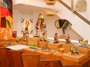 Exposição 'De Lá e De Cá' une tradições juninas de PE e Portugal no Paço do Frevo