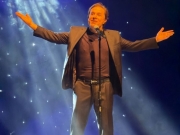Tom Cavalcante anuncia show inédito no Teatro Guararapes em outubro