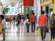 Com&eacute;rcio de PE faturou R$ 245,6 bilh&otilde;es e gerou 326 mil empregos em 2024