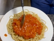 Tomate re&uacute;ne benef&iacute;cios &agrave; sa&uacute;de e pode render receitas pr&aacute;ticas