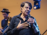 'Recife é sem igual': Aos 81 anos, Adilson Ramos celebra público de várias gerações e fala sobre a era digital